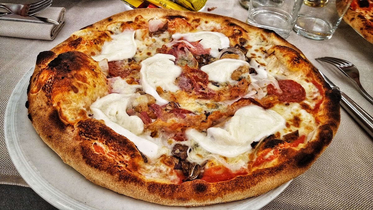 Ristorante Pizzeria Laperla-10