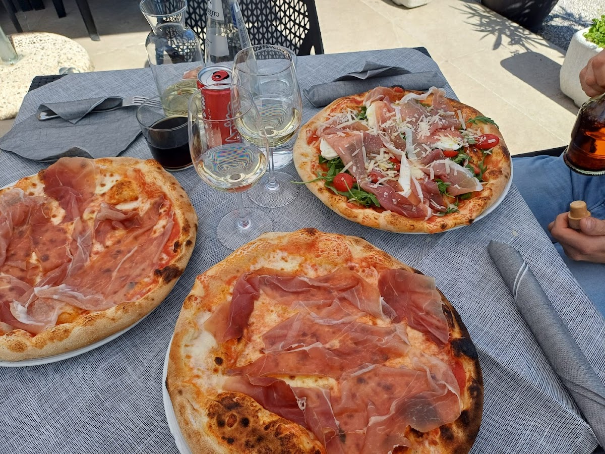 Ristorante Pizzeria Laperla-4